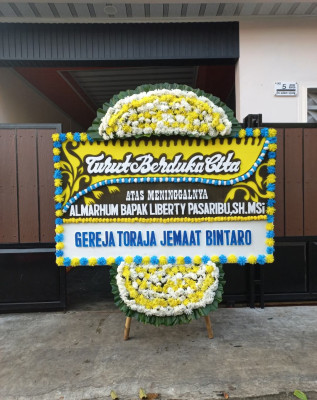 Papan Bunga Duka di Bengkong Laut