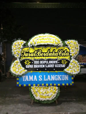 Papan Bunga Duka di Bengkong Laut